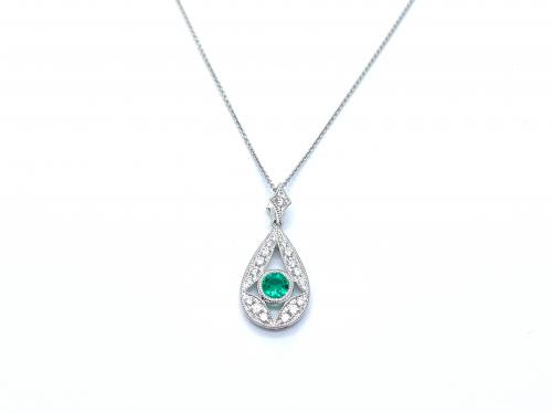18ct White Gold Emerald & Diamond Pendant & Chain