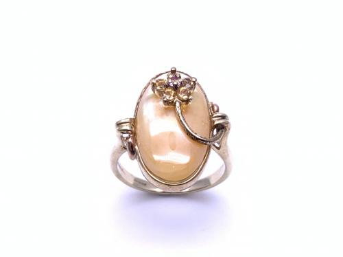 9ct Mother of Pearl & Garnet Dress Ring