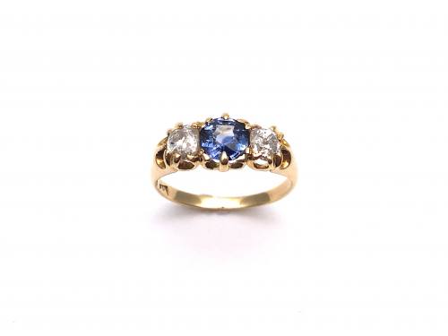 An Old 18ct Sapphire & Diamond 3 Stone Ring