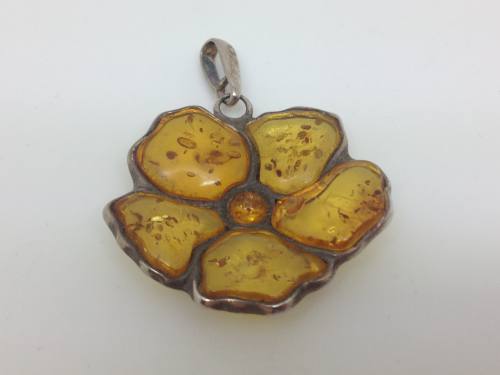 Silver Amber Flower Pendant