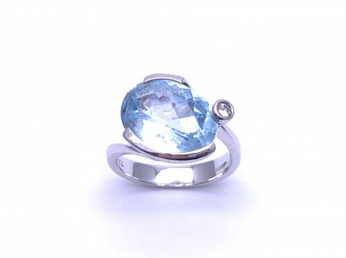 18ct Blue Topaz & Diamond Dress Ring