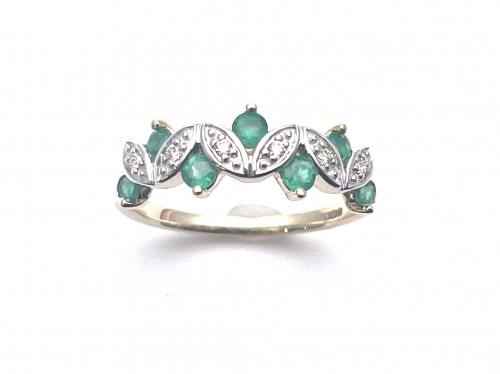 9ct Yellow Gold Emerald & Diamond Cluster Ring