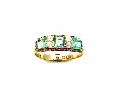 18ct Emerald & Diamond Ring