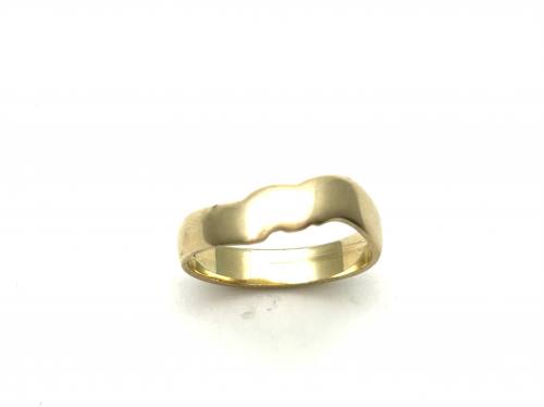 9ct Shaped Wedding Ring
