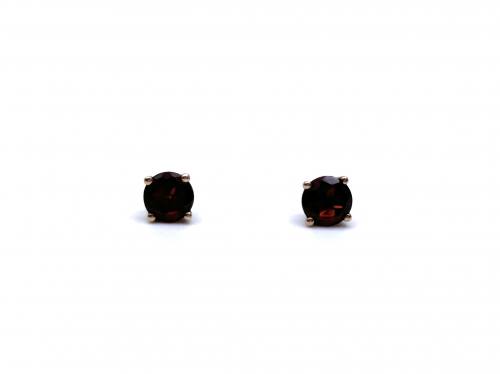 9ct Yellow Gold Garnet Stud Earrings