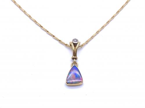 18ct Opal & Diamond Pendant & Chain