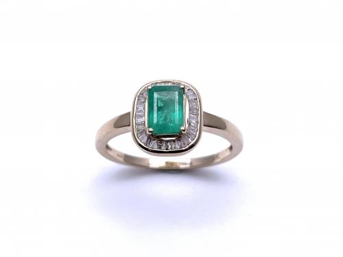 9ct Emerald & Diamond Cluster Ring
