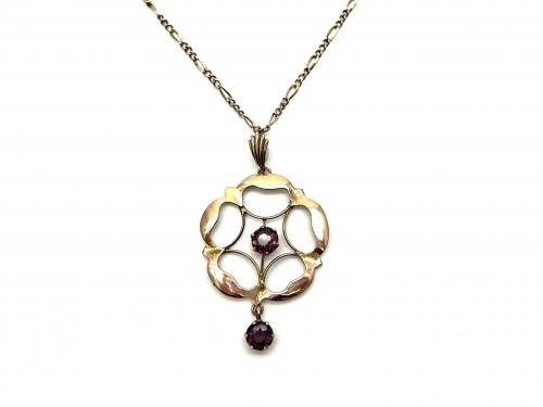 An Old Garnet Pendant & Chain 18 inches