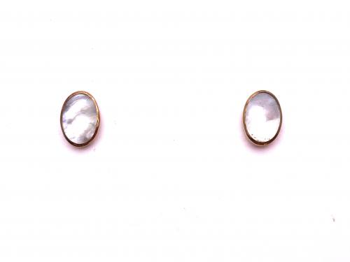 9ct Mother of Pearl Stud Earrings
