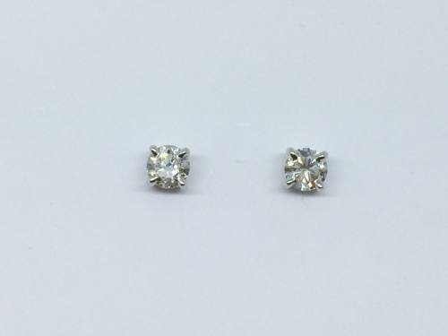 18ct White Gold Diamond Claw set Studs 0.45ct
