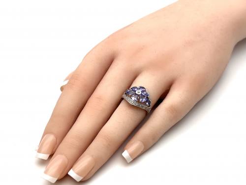 9ct Tanzanite & Diamond Flower Ring