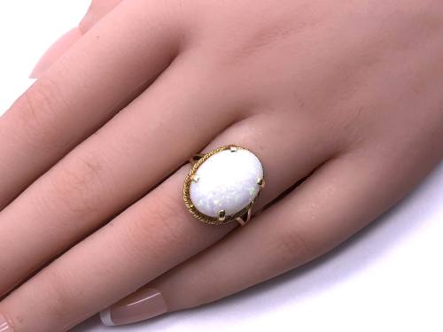 18ct Yellow Gold Opal Solitaire Ring
