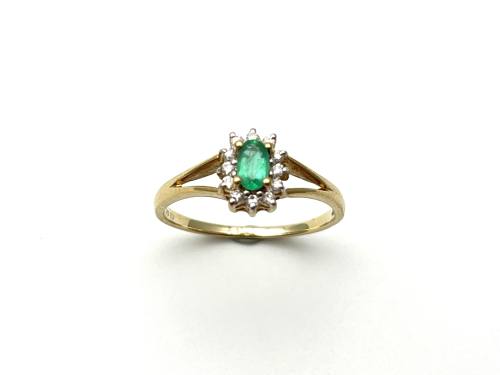 9ct Yellow Gold Emerald & Diamond Cluster Ring
