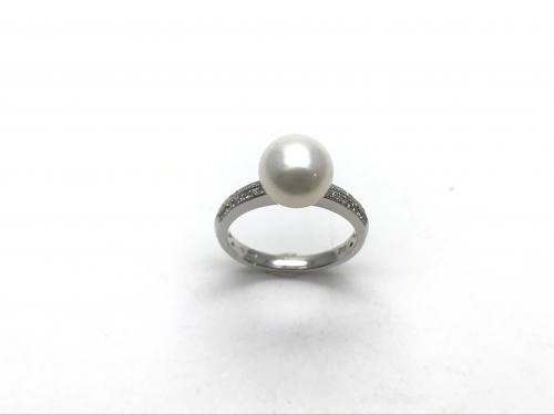 9ct White Gold Pearl and Diamond Ring