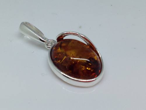 New Silver Oval Amber Pendant 26mm