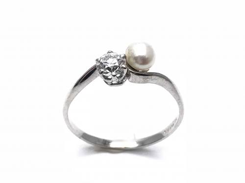 18ct Pearl and Diamond Ring