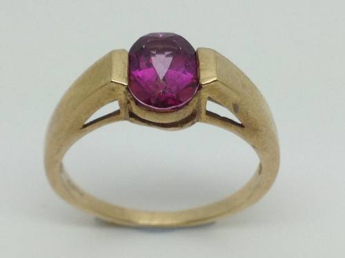 9ct Yellow Gold Pink Topaz Ring