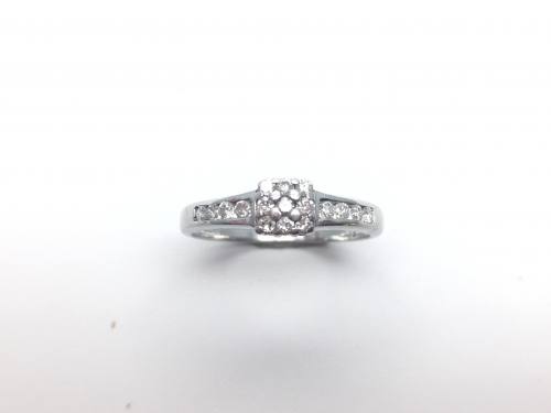 18ct White Gold Diamond Cluster Ring