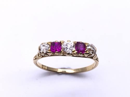 An Ruby & Diamond 5 Stone Ring