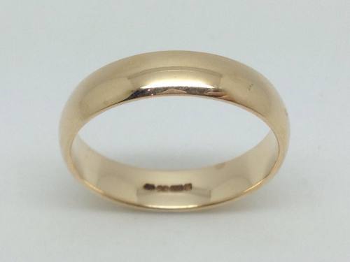 9ct Wedding Ring Traditional Court Shape 4MM M