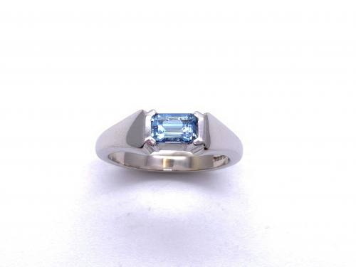 18ct Blue Topaz Solitaire Ring