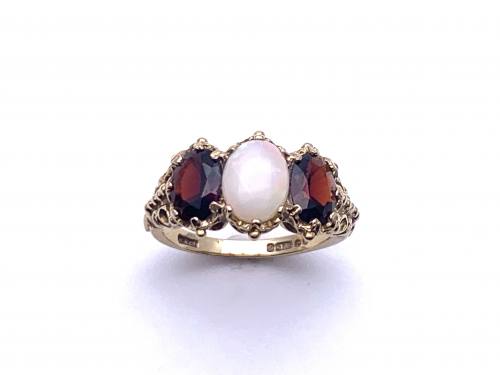 9ct Opal & Garnet 3 Stone Ring