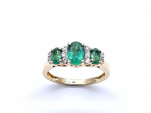 14ct Yellow Gold Diamond & Emerald 3 Stone Ring