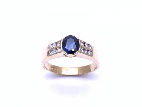 14ct Sapphire Solitare & Diamond Ring