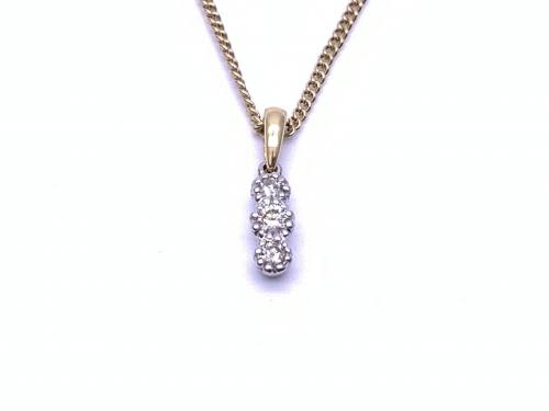 18ct Diamond 3 Stone Pendant & Chain
