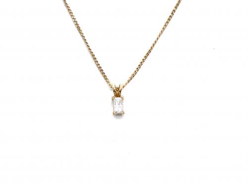 18ct Diamond Pendant & Chain