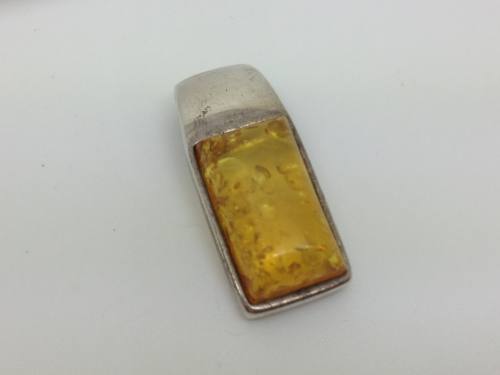 Silver Amber Oblong Pendant