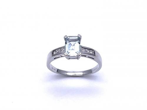 9ct Aquamarine & Diamond Ring