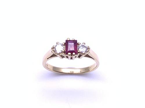 18ct Yellow Gold Ruby & Diamond Ring