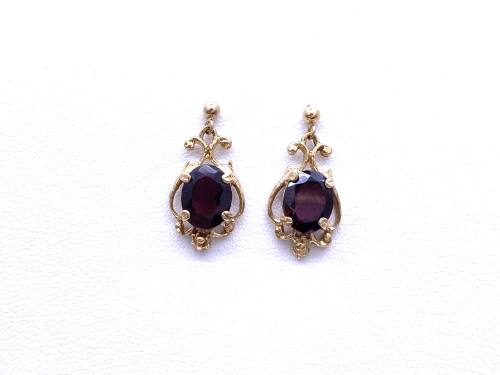 9ct Yellow Gold Garnet Stud Earrings