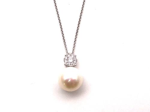 9ct White Gold Pearl & Diamond Pendant & Chain