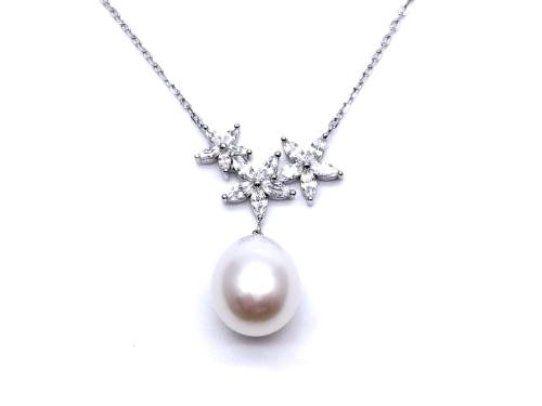 Silver Freshwater Pearl Flower Pendant & Chain