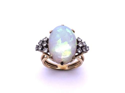 18ct Yellow Gold Opal & Diamond Ring