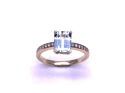 9ct Yellow Gold Aquamarine & Diamond Ring