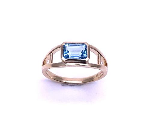 9ct Yellow Gold Blue Topaz Solitaire Ring