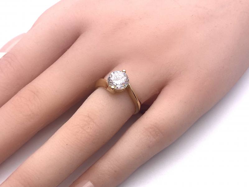 Secondhand 14ct Cubic Zirconia Solitaire Ring at Segal s Jewellers