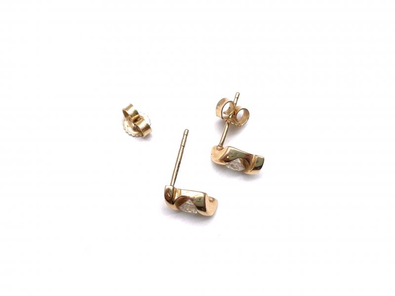 Small fancy hotsell gold earrings