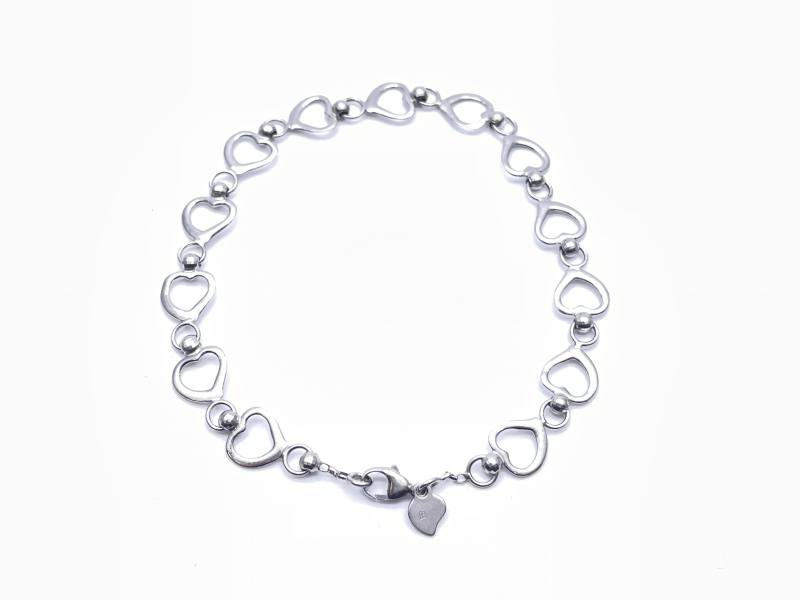 Secondhand 9ct White Gold Heart Bracelet at Segal's Jewellers