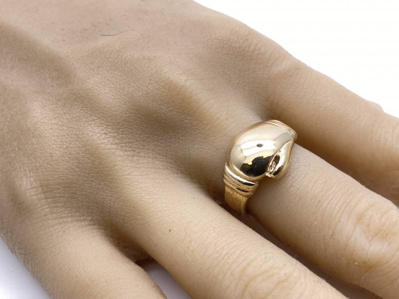 9ct Yellow Gold Boxing Glove Ring at Segal s Jewellers